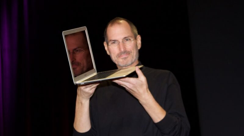 Steve Jobs präsentiert das MacBook Air 2018